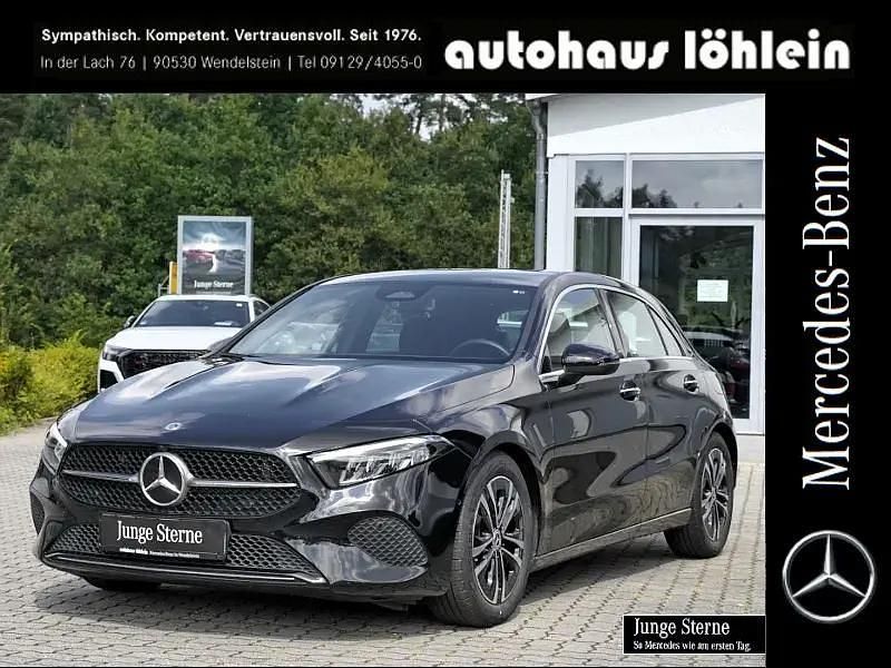 Kosmosschwarz lack Gebraucht 2023 Mercedes A200 Progressive Limousine | 28.790 € (Fairer Preis) - Bild 1/4