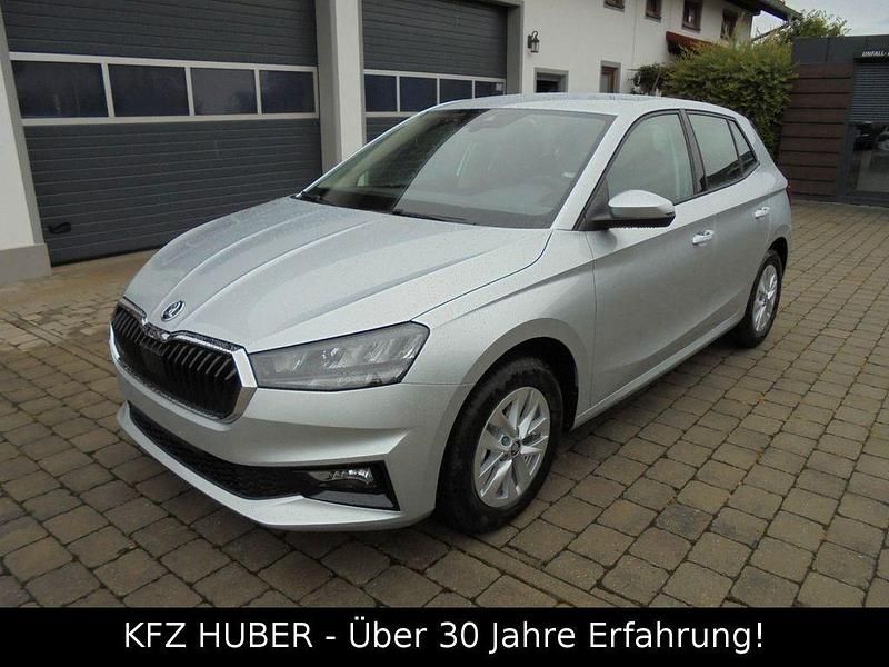 Neu Skoda Fabia Selection 116 PS (85 kW) 2025 Silber Limousine