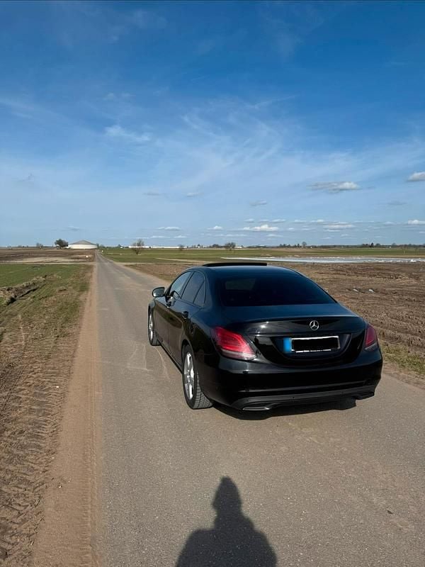Gebraucht Mercedes C220 194 PS (142 kW) 2020 Schwarz Limousine