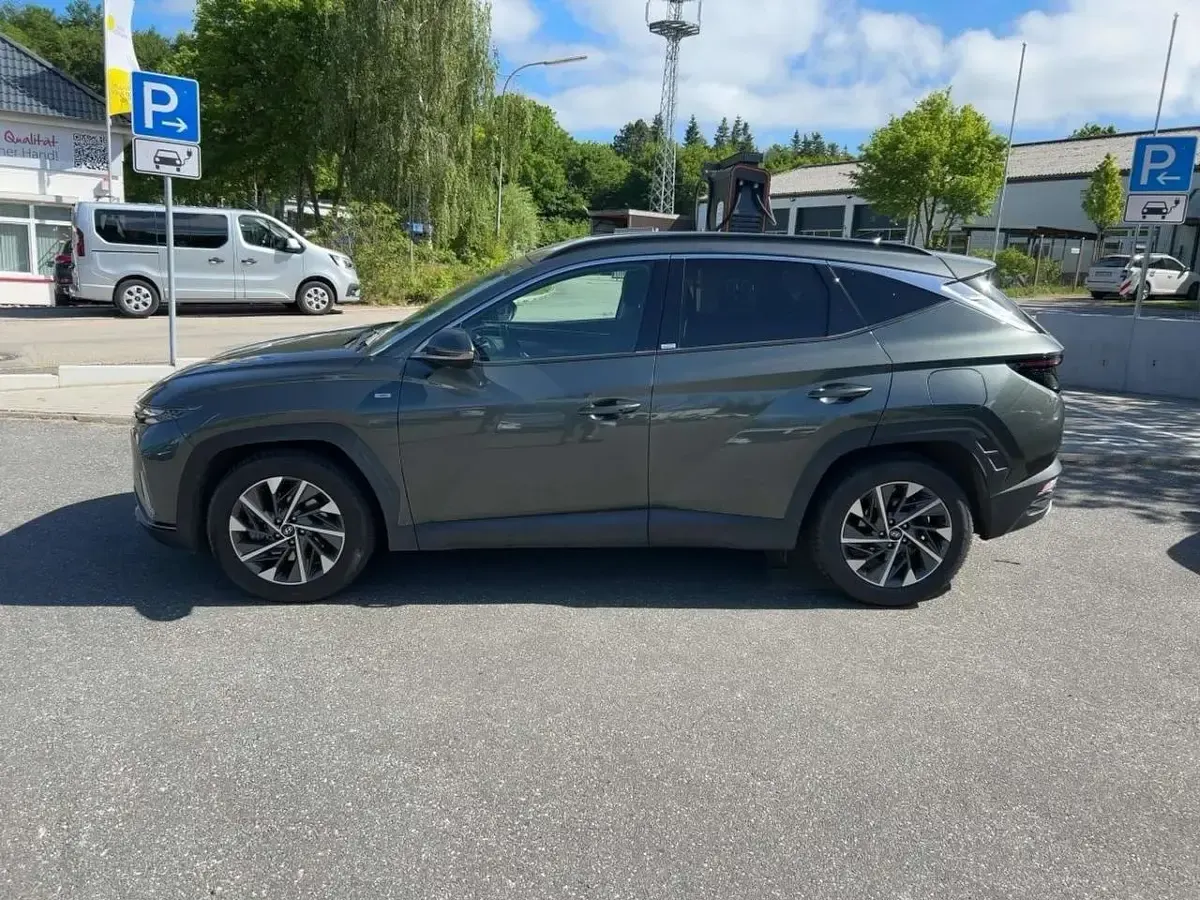 Gebraucht Hyundai Tucson Trend 151 PS (111 kW) 2021 Grau SUV