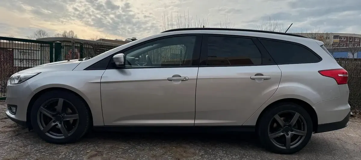 Gebraucht Ford Focus 120 PS (88 kW) 2017 Grau Kombi