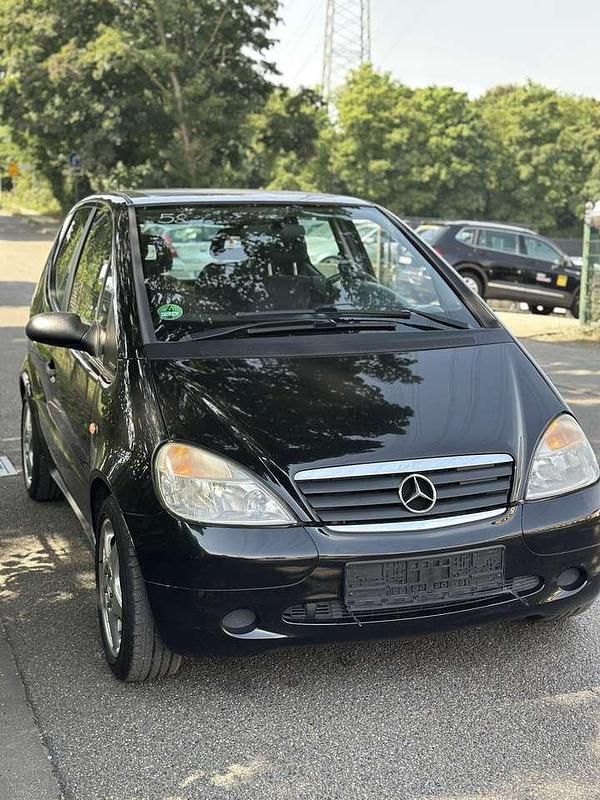 Schwarz Gebraucht 2000 Mercedes A140 Classic Limousine | 1.750 € (Fairer Preis) - Bild 1/4