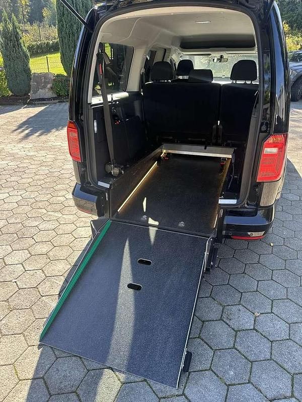 Gebraucht VW Caddy Maxi Trendline 131 PS (96 kW) 2020 Schwarz Van / Kleinbus