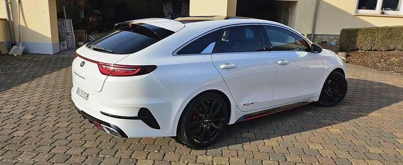 Weiß Gebraucht 2021 Kia ProCeed GT Coupé | 25.000 € (Fairer Preis) - Bild 1/4