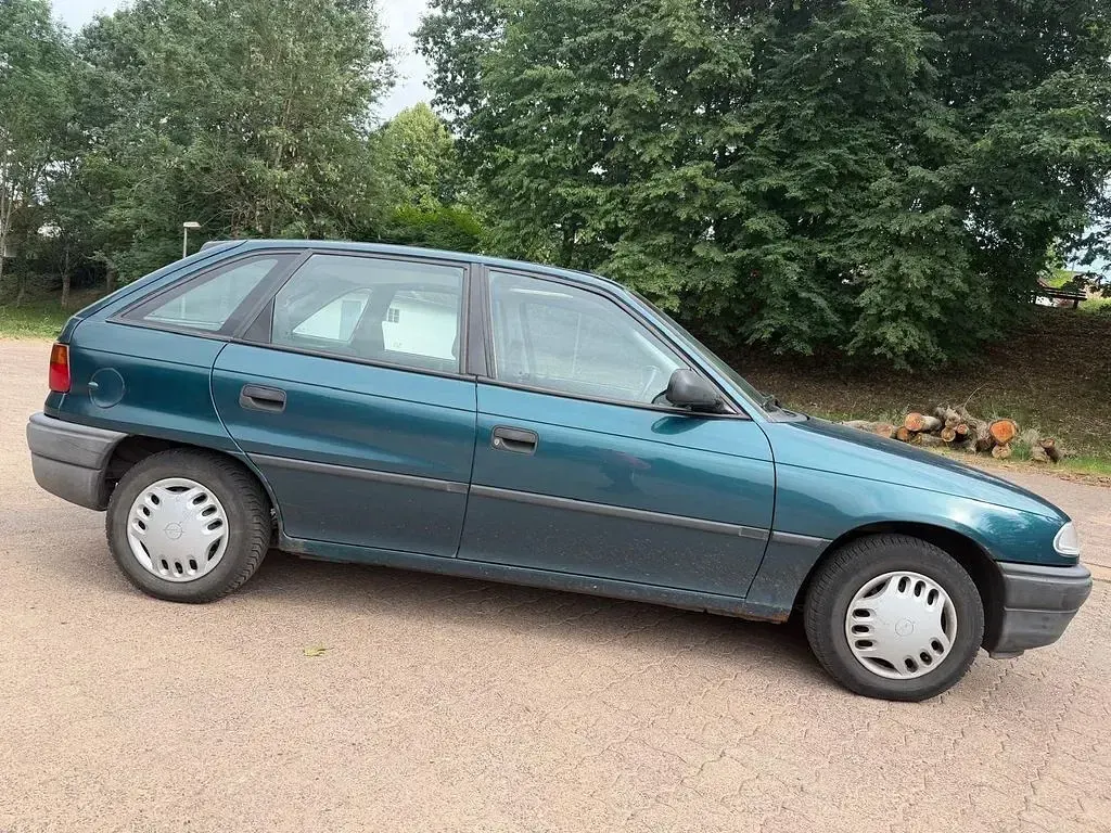 Gebraucht Opel Astra 75 PS (55 kW) 1997 Grün Kombi