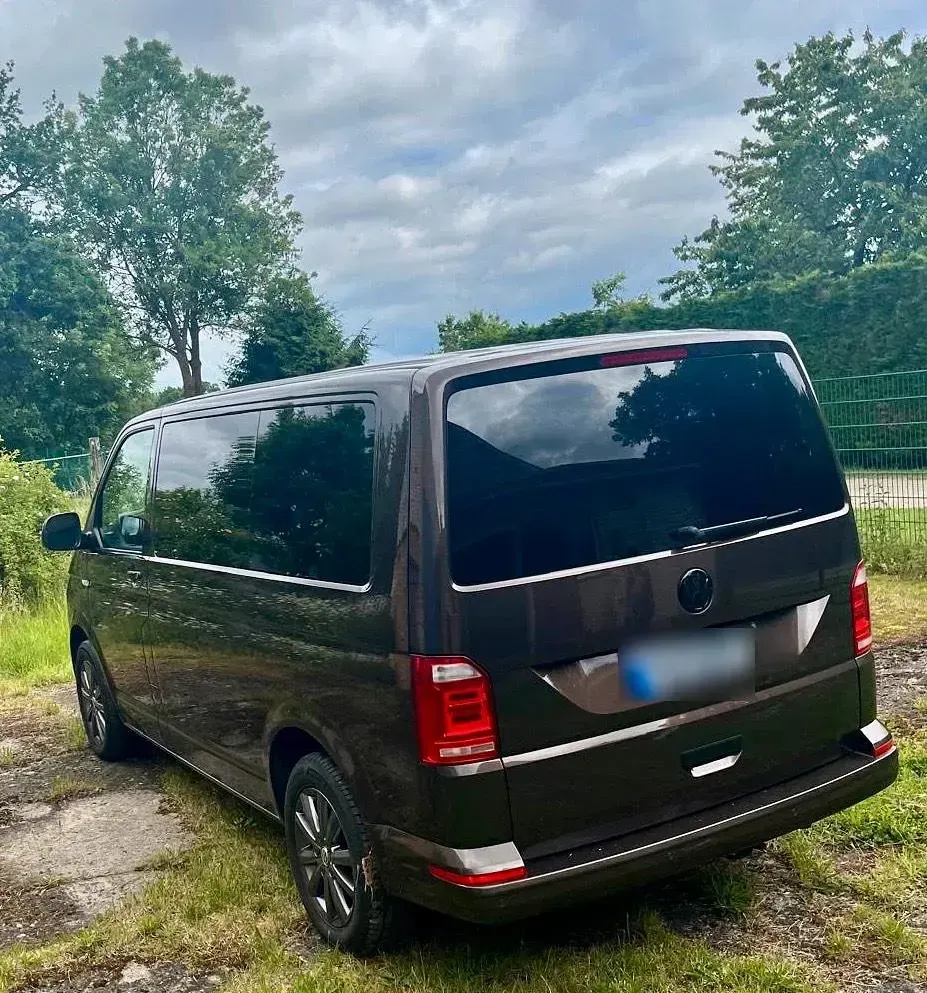 Gebraucht VW Multivan 150 PS (110 kW) 2019 Braun Van / Kleinbus