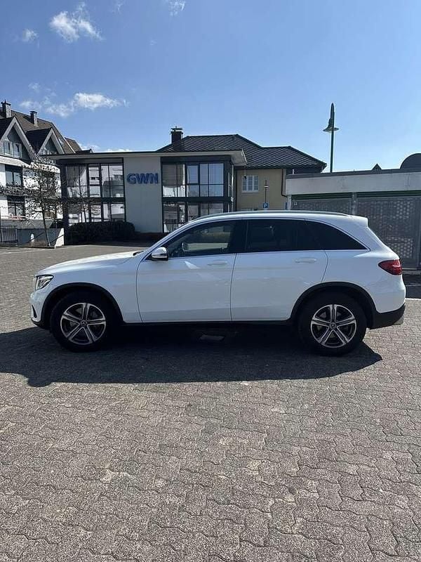 Gebraucht Mercedes GLC250 204 PS (150 kW) 2018 Weiß SUV
