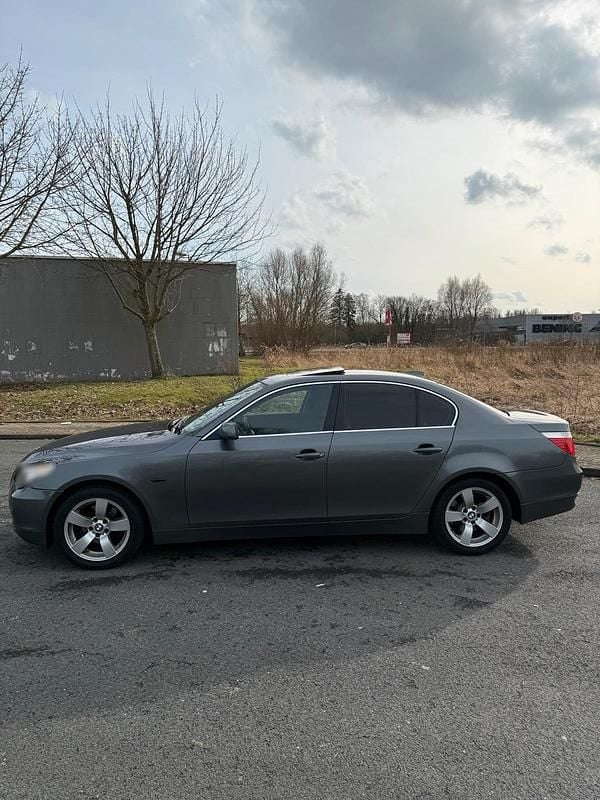 Gebraucht BMW 525 177 PS (130 kW) 2005 Grau Limousine