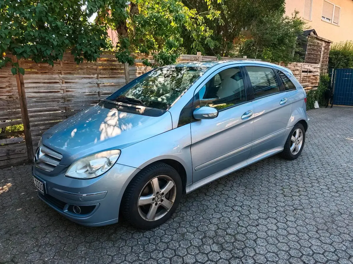Gebraucht Mercedes B180 109 PS (80 kW) 2007 Blau Van / Kleinbus