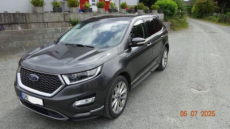 Grau Gebraucht 2017 Ford Edge Vignale SUV | 23.000 € (Etwas zu teuer) - Bild 1/4