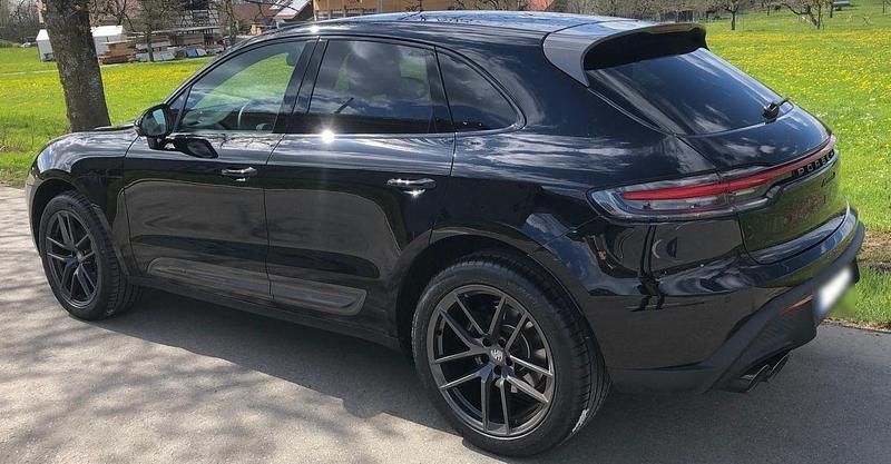 Gebraucht Porsche Macan 265 PS (194 kW) 2022 Schwarz SUV