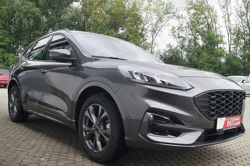 Gebraucht Ford Kuga ST-Line 151 PS (111 kW) 2023 Grau SUV