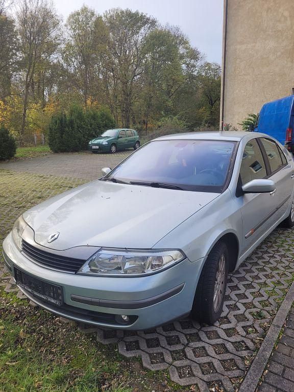 Silber Gebraucht 2002 Renault Laguna II Authentique Limousine | 1.400 € (Fairer Preis) - Bild 1/4