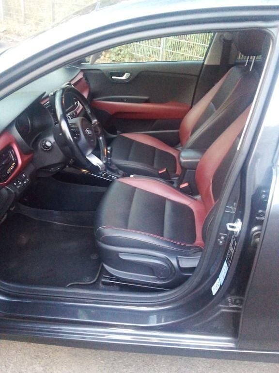 Gebraucht Kia Rio Platinum Edition 99 PS (72 kW) 2017 Grau Limousine