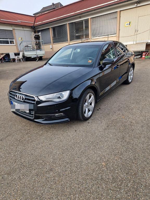 Schwarz Gebraucht 2014 Audi A3 Ambition Limousine | 12.900 € (Fairer Preis) - Bild 1/4