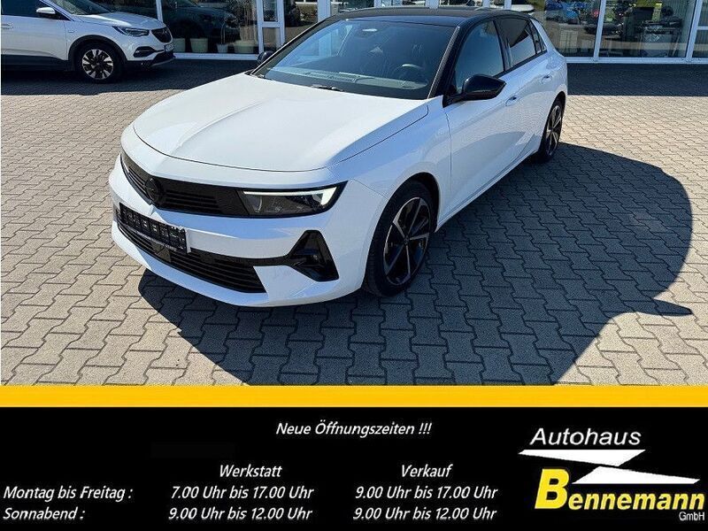 Weiß Gebraucht 2024 Opel Astra Limousine | 23.450 € (Fairer Preis) - Bild 1/4