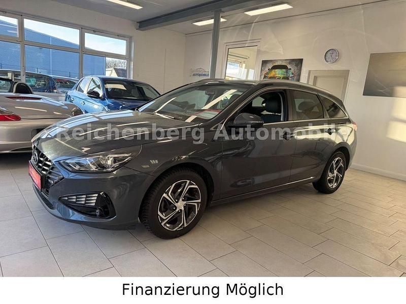 Gebraucht Hyundai i30 Select 120 PS (88 kW) 2022 Grau Kombi