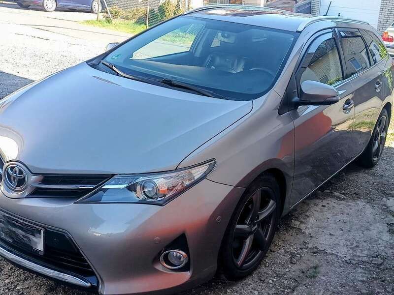 Gebraucht 2013 Toyota Auris Executive Kombi | 8.500 € (Teuer) - Bild 1/4