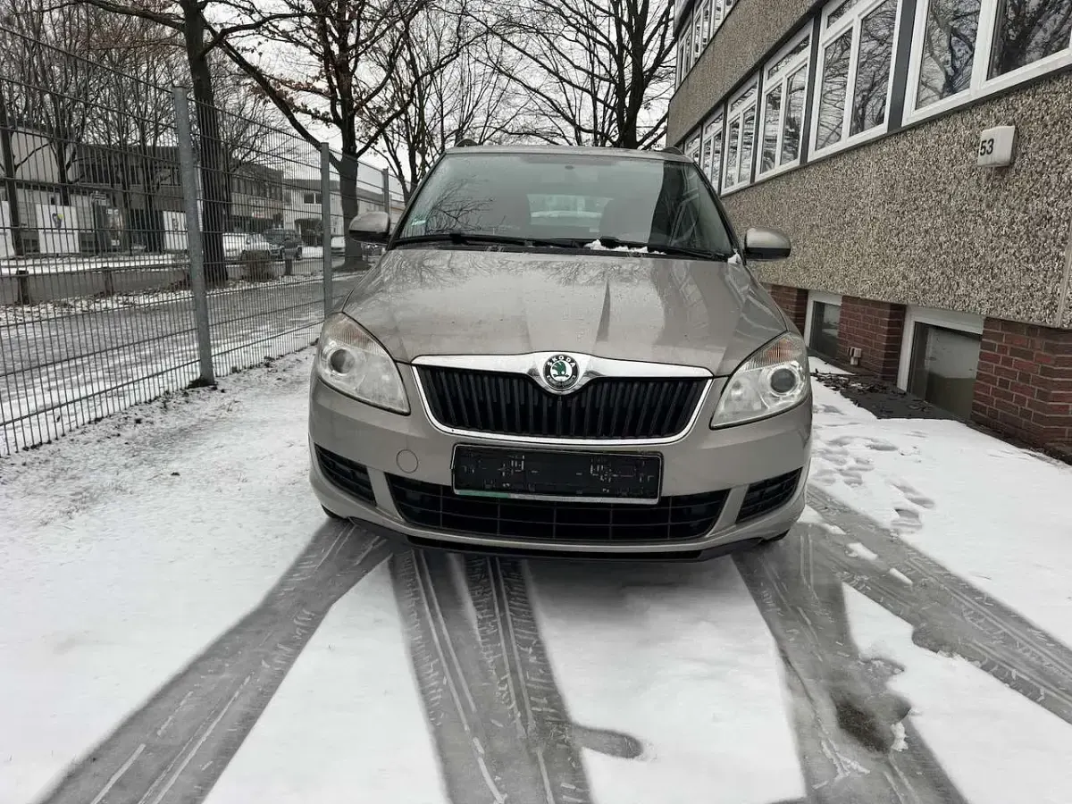 Gebraucht Skoda Fabia Ambiente 69 PS (50 kW) 2011 Cappuccinobeige (metallic) Kombi