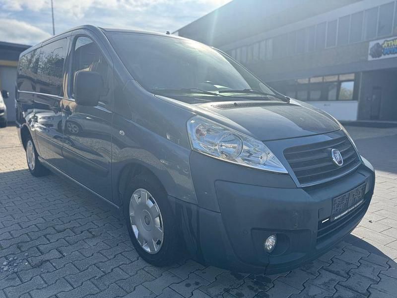 Grau Gebraucht 2012 Fiat Scudo Family Van | 5.600 € (Guter Preis) - Bild 1/4