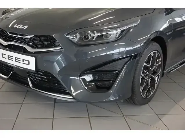 Gebraucht Kia Ceed GT GT-Line 136 PS (100 kW) 2024 Grau Limousine