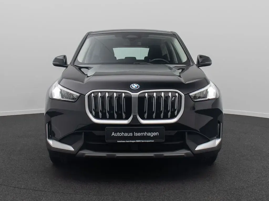 Używany BMW iX1 225 kW (306 KM) 2023 Czarny SUV