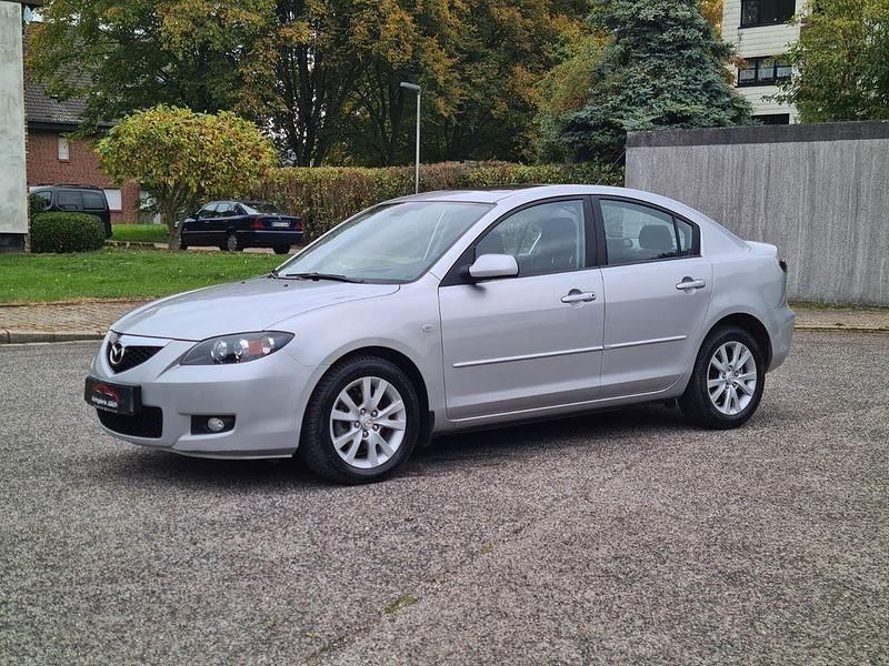Silber Gebraucht 2006 Mazda 3 Active Limousine | 6.499 € (Teuer) - Bild 1/4