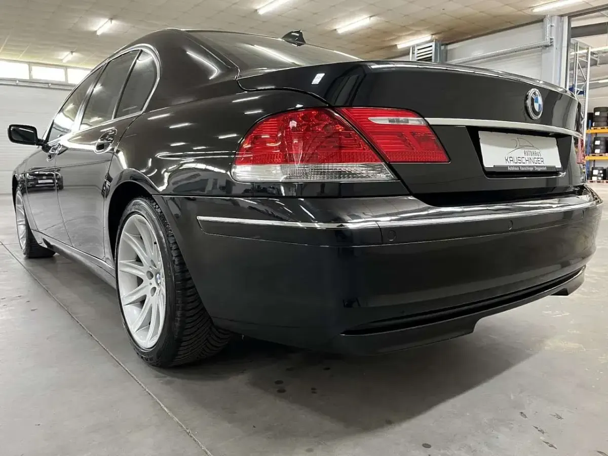 Gebraucht BMW 750 Sport Line 367 PS (269 kW) 2006 Schwarz Limousine