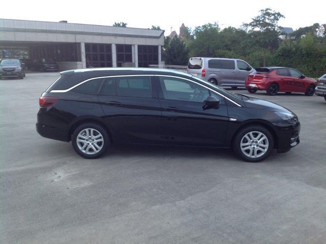 Usado Opel Astra Elegance 145 HP (106 kW) 2021 Preto Carrinha