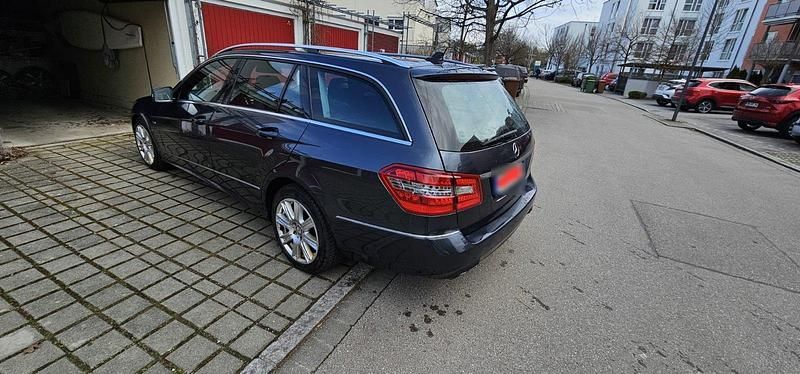 Gebraucht Mercedes E350 265 PS (194 kW) 2012 Grau Kombi