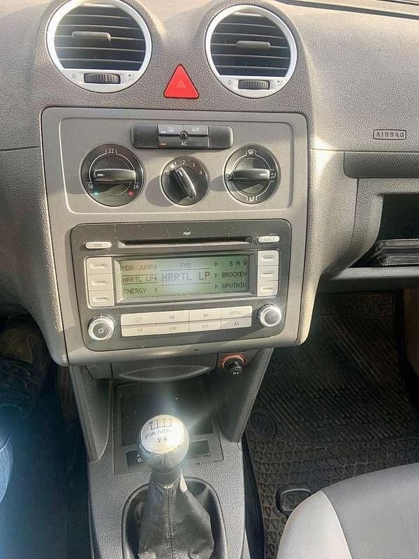 Second-hand VW Caddy Life 105 CP (77 kW) 2007 Argintiu Monovolum