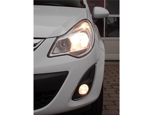 Gebraucht Opel Corsa Color Edition 87 PS (63 kW) 2011 Weiß Kleinwagen