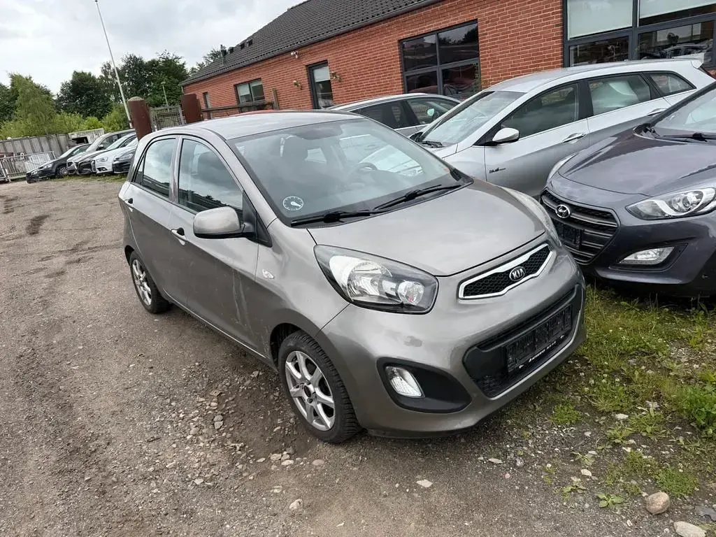 Gebraucht Kia Picanto Attract 69 PS (50 kW) 2014 Silber Kleinwagen