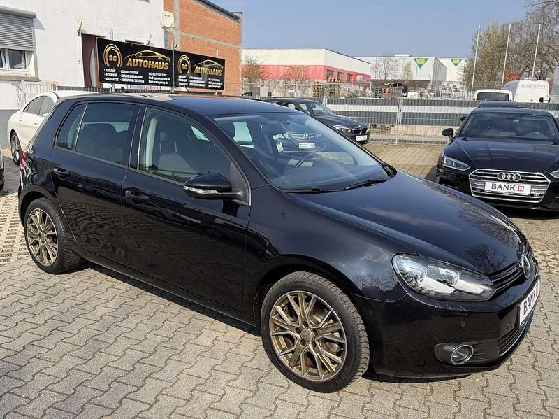 Gebraucht VW Golf VII Highline 122 PS (89 kW) 2012 Deep black perleffekt Kleinwagen