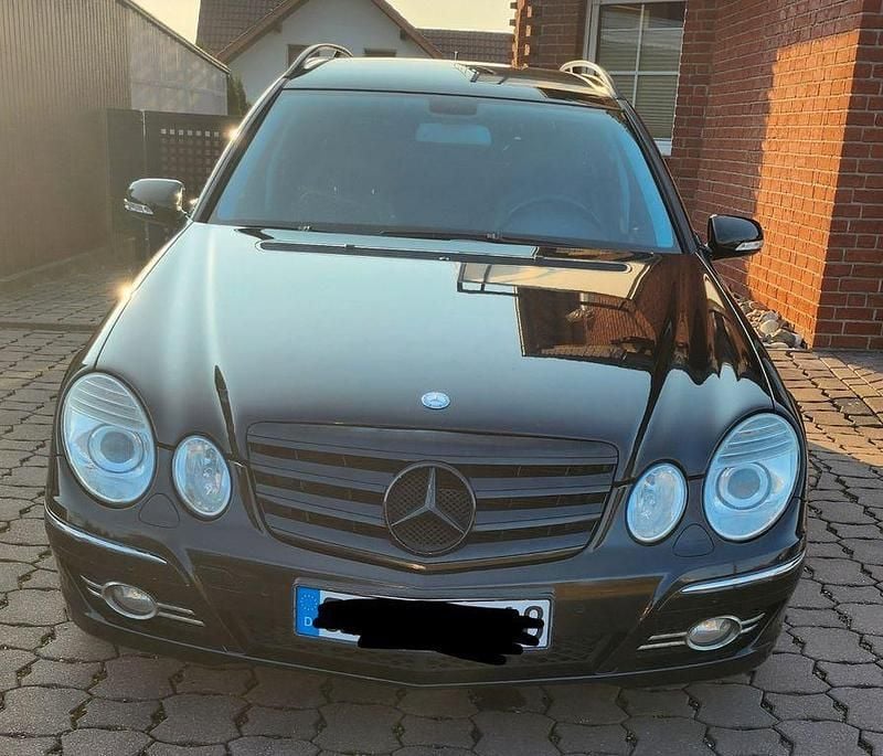 Gebraucht Mercedes E220 Avantgarde 170 PS (125 kW) 2007 Schwarz Limousine