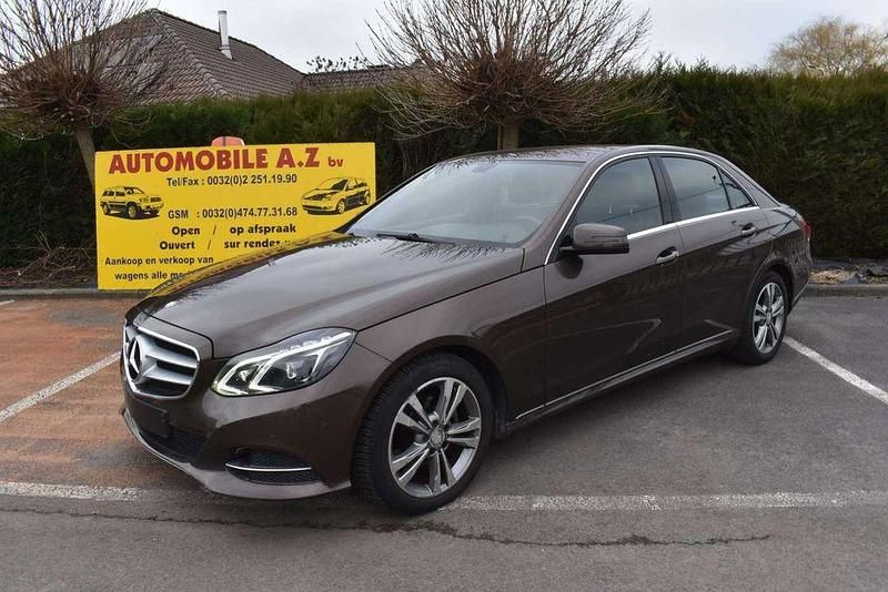 Gebraucht Mercedes E220 Avantgarde 163 PS (119 kW) 2015 Braun Limousine