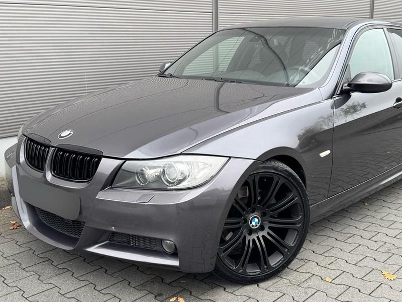 Grau Gebraucht 2006 BMW 330 M Sport Kombi | 7.999 € (Fairer Preis) - Bild 1/4