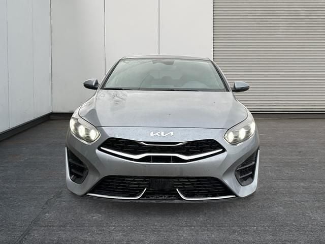 Gebraucht Kia ProCeed 140 PS (102 kW) 2024 (pentametal metallic/grau) Kleinwagen
