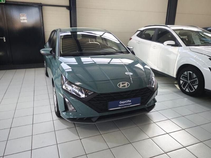 Gebraucht Hyundai i20 Select 79 PS (58 kW) 2025 Gruen Kleinwagen
