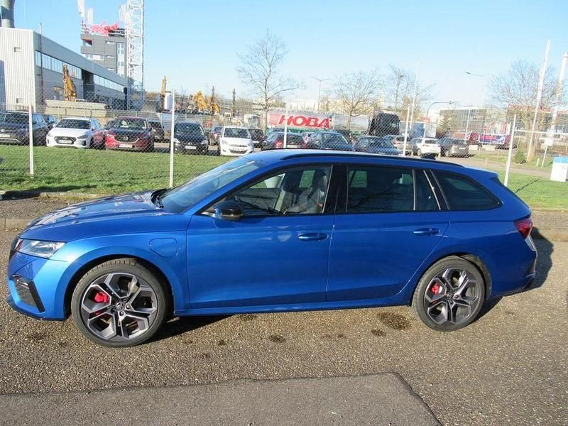 Blau Gebraucht 2023 Skoda Octavia RS Kombi | 28.790 € (Guter Preis) - Bild 1/4