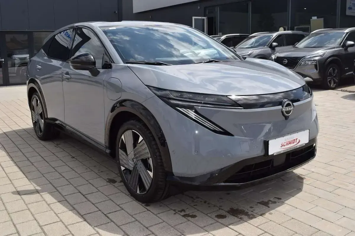 Neu Nissan Ariya Evolve 225 kW (306 PS) 2026 Ceramic grey SUV