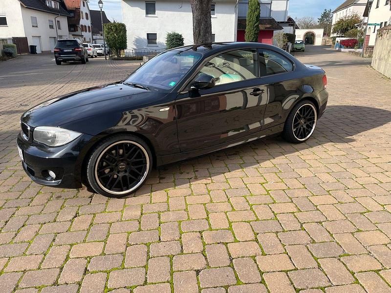 Gebraucht BMW 118 Coupé 143 PS (105 kW) 2011 Schwarz Coupé