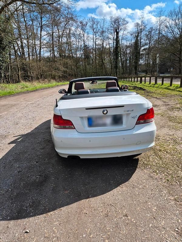 Gebraucht BMW 118 Cabriolet 143 PS (105 kW) 2009 Weiß Cabrio