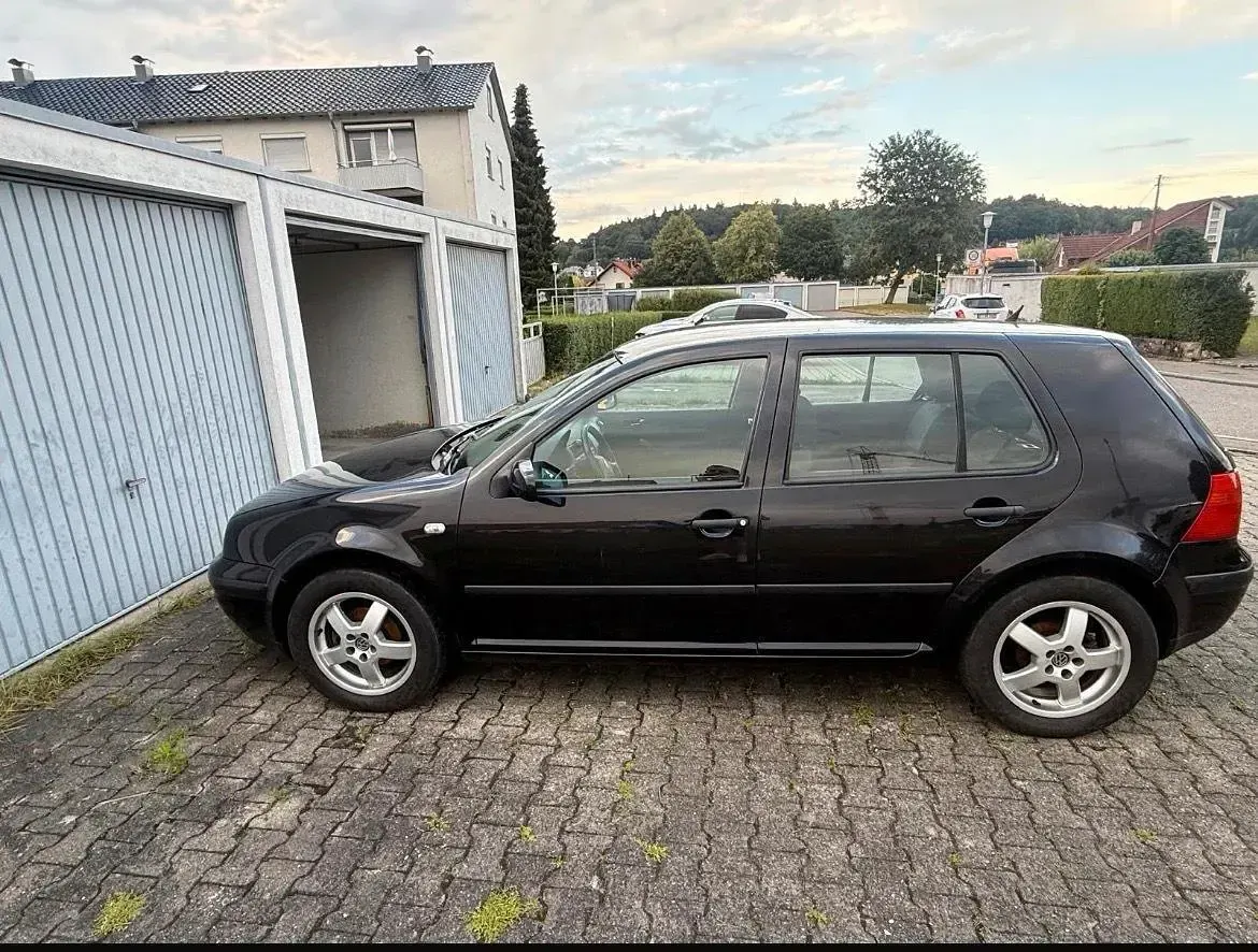 Gebraucht VW Golf IV 2003 Schwarz Kleinwagen