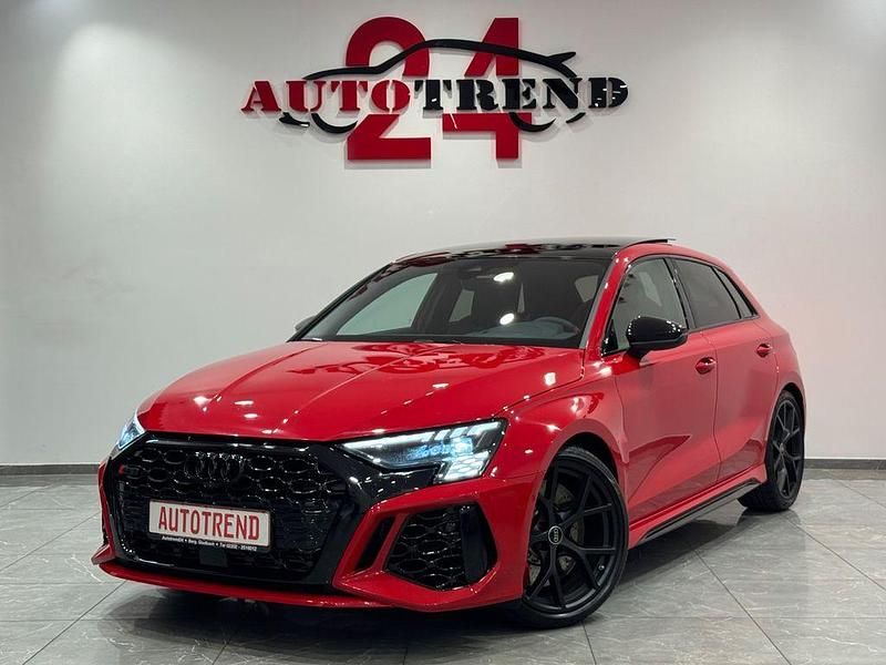Rot Gebraucht 2023 Audi RS3 Sportback Sport Kleinwagen | 58.900 € (Fairer Preis) - Bild 1/4