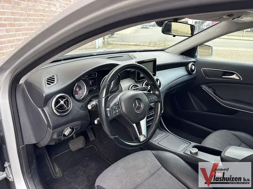 Gebraucht Mercedes GLA200 Ambition 136 PS (100 kW) 2014 Grau SUV