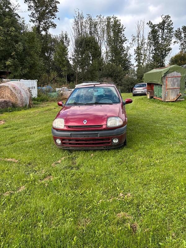 Rot Gebraucht 1998 Renault Clio II Kleinwagen | 1.000 € - Bild 1/4