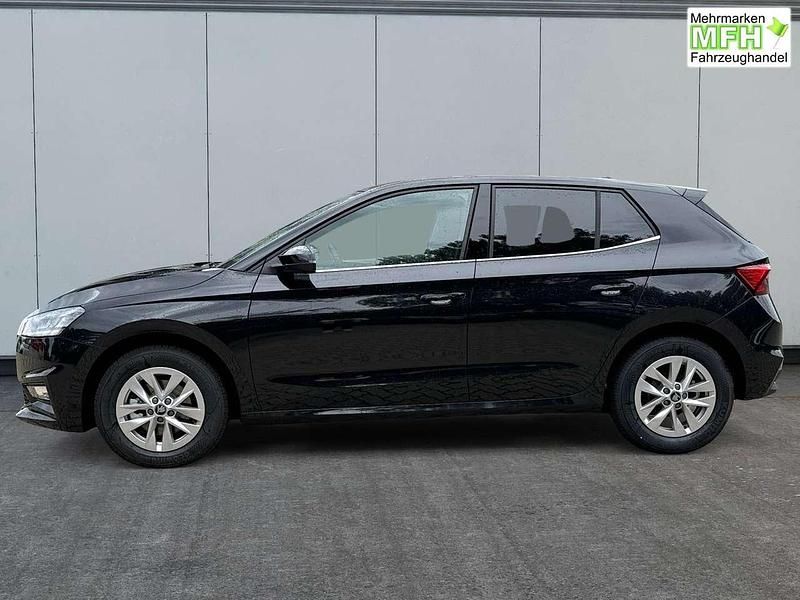 Neu Skoda Fabia Selection 116 PS (85 kW) 2025 Moonweiß perleffekt Kleinwagen