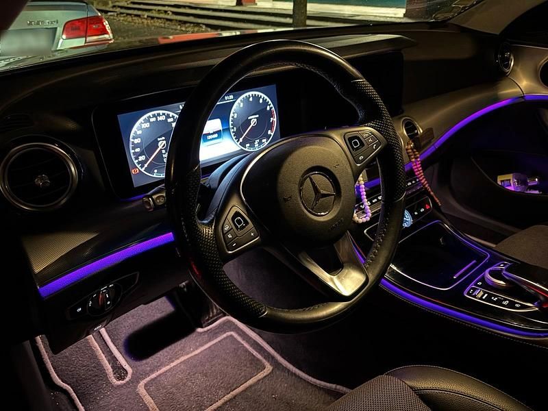 Gebraucht Mercedes E200 184 PS (135 kW) 2017 Grau Limousine