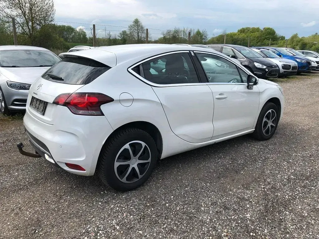 Gebraucht Citroën DS4 So Chic 111 PS (81 kW) 2012 Weiß Kleinwagen